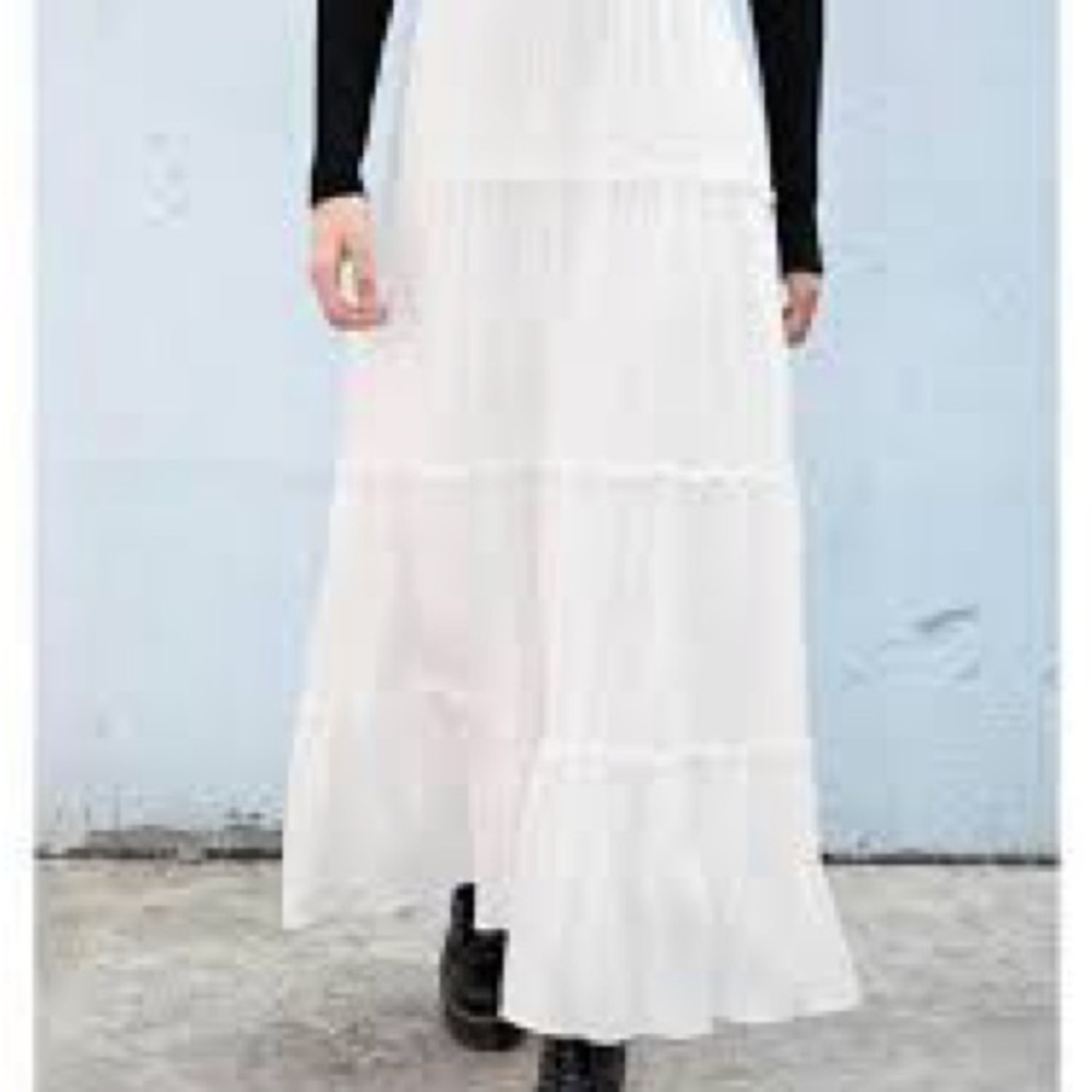 Brandy Melville Izzy Skirt